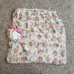 Betsey Johnson floral scarf/oversize wrap, NWT